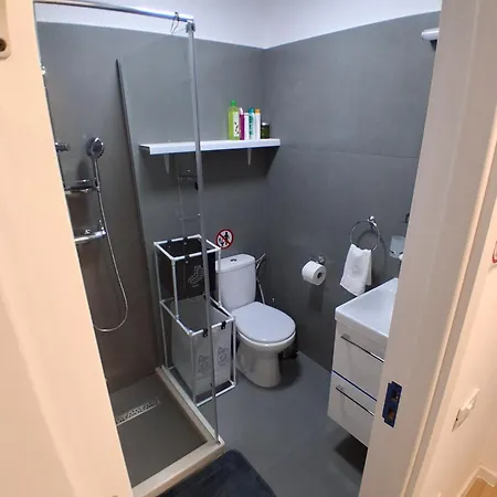 شقة Garsoniera Langa Mare