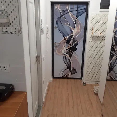 Garsoniera Langa Mare شقة *