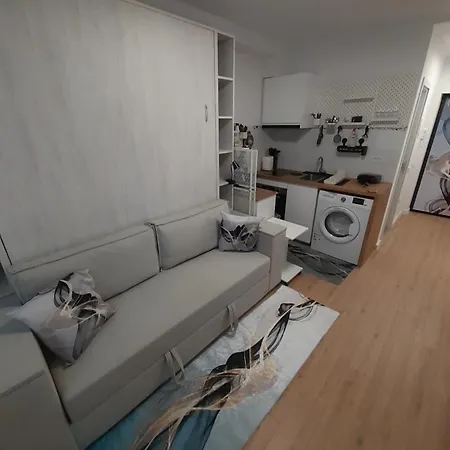 Garsoniera Langa Mare