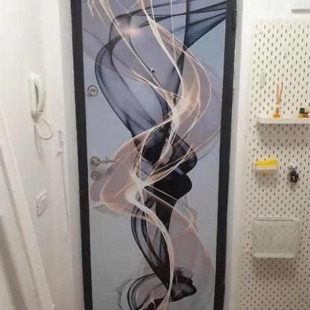 Garsoniera Langa Mare شقة