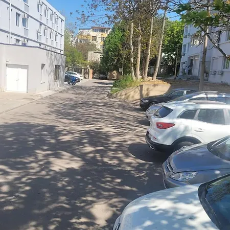 Garsoniera Langa Mare شقة